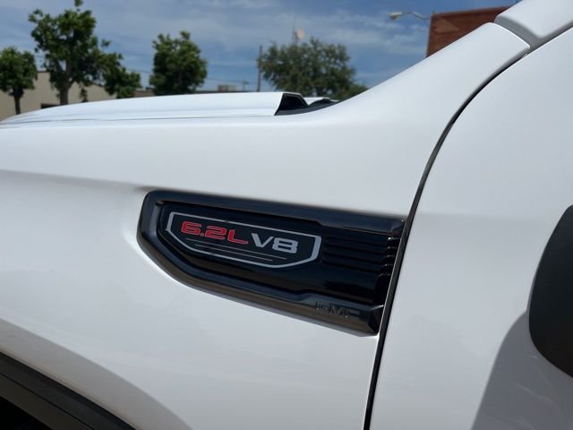 Used 2024 White GMC AT4 image 10