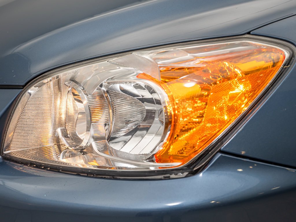 Used 2011 Pacific Blue Metallic Toyota Limited image 15