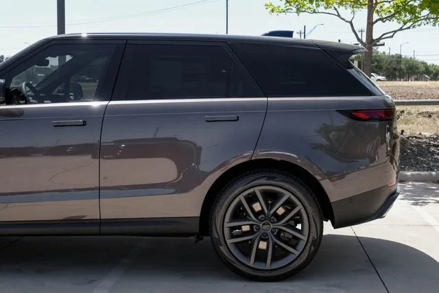 New 2026  Land Rover SE image 16