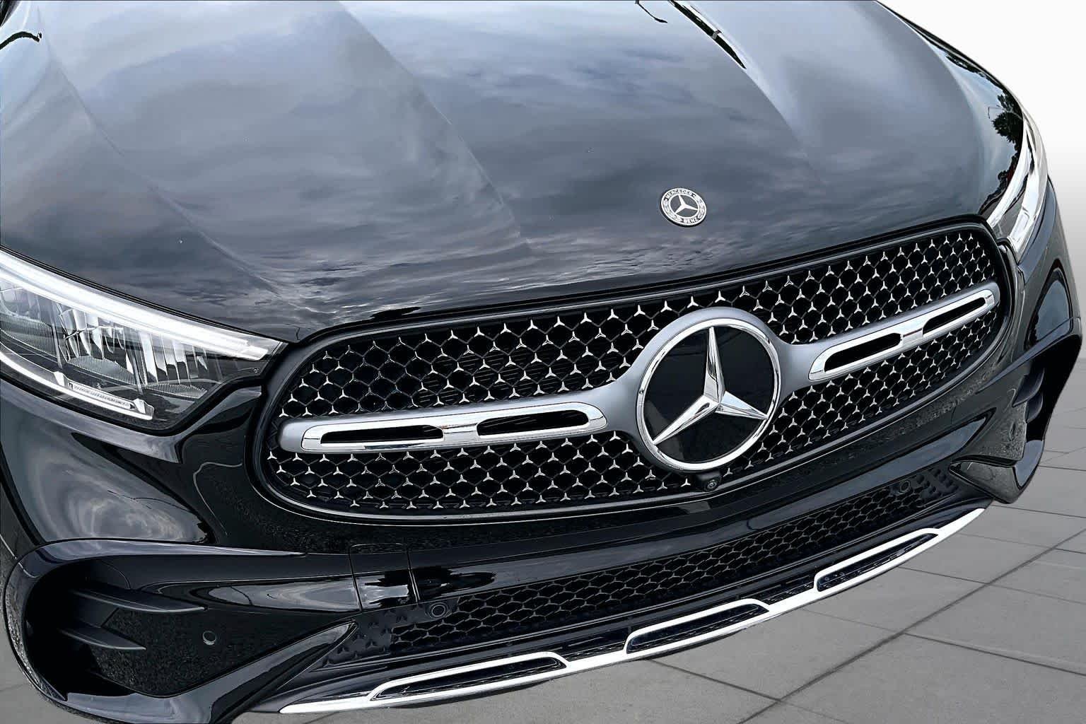 Used 2023 Black Mercedes-Benz GLC 300 image 30