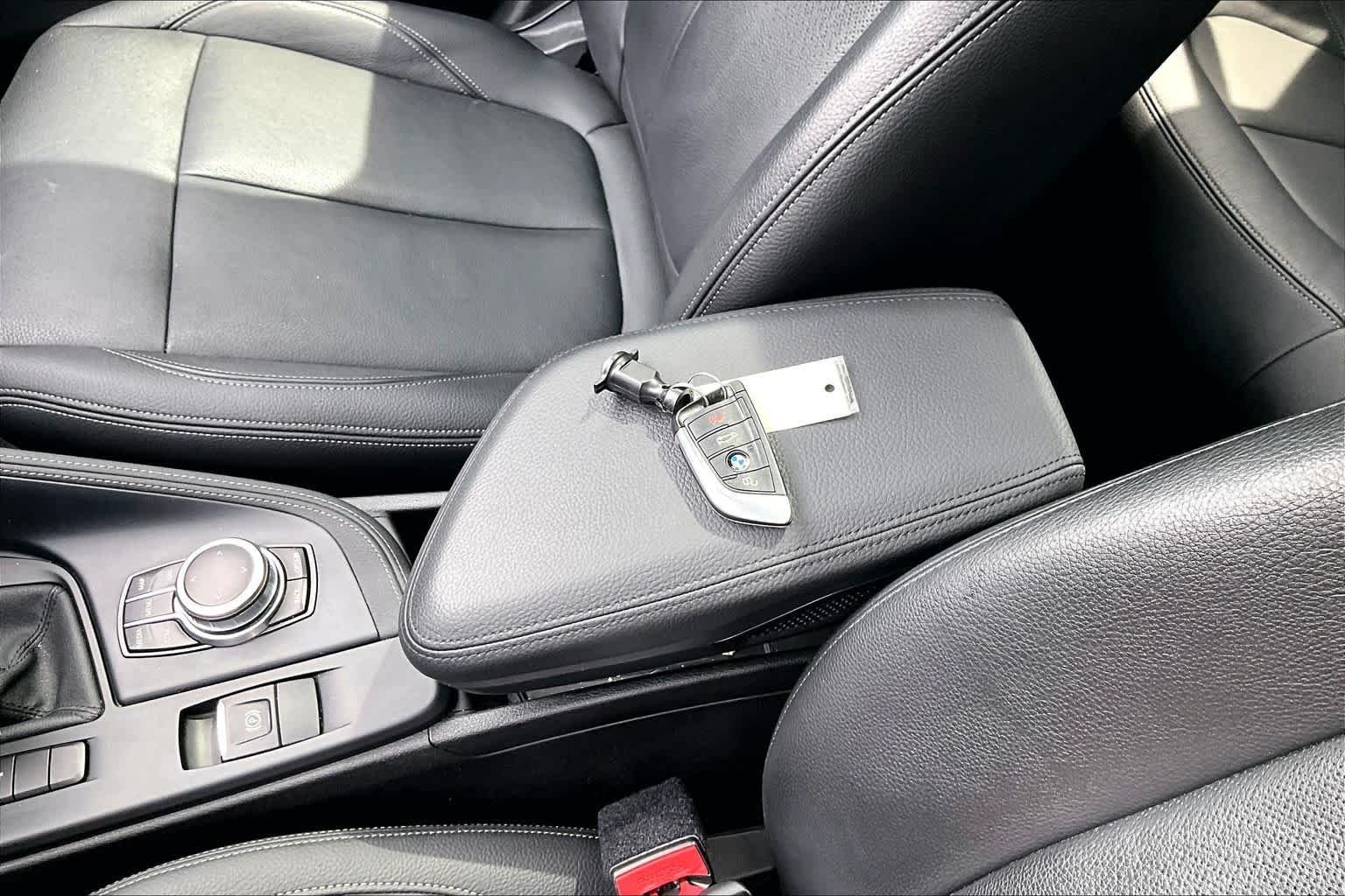 Used 2020 Mineral Gray Metallic BMW sDrive28i image 13