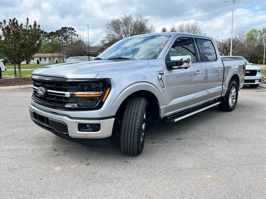 New 2026 Silver Ford XLT image 3