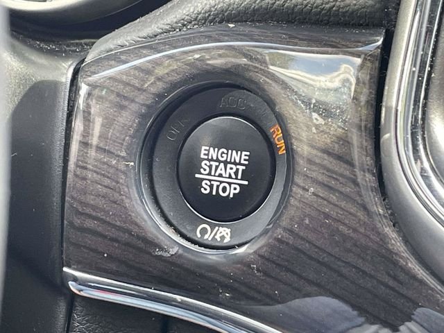 Certified Used 2018 Granite Crystal Clearcoat Metallic Jeep Overland image 19