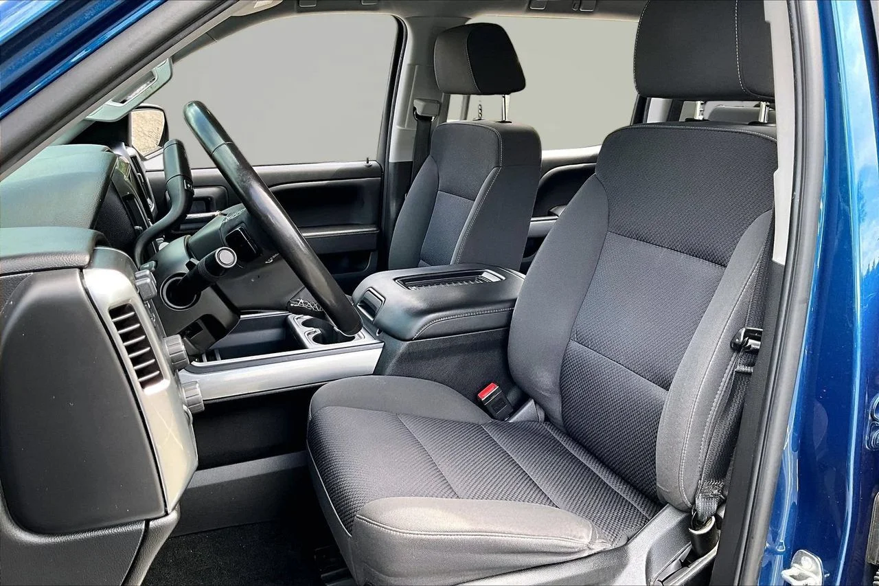 Certified Used 2018 Blue Chevrolet LT image 19