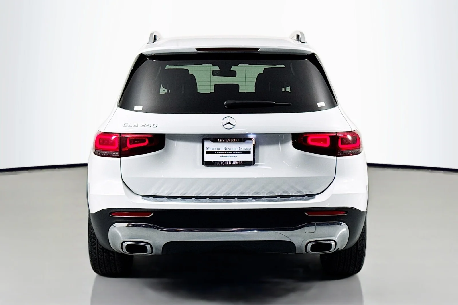 Certified Used 2022 Digital White Metallic Mercedes-Benz GLB 250 image 5
