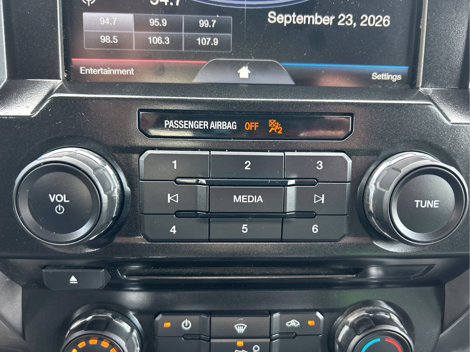 Used 2015 Red Ford XLT image 33
