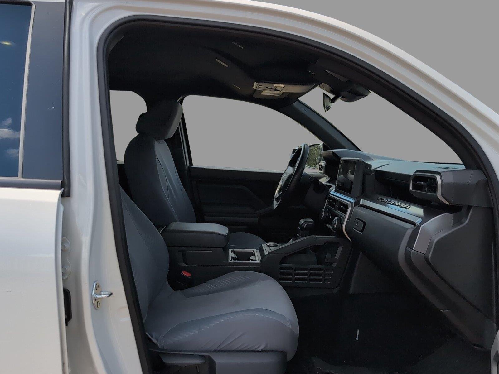 Used 2025 Ice Cap Toyota SR5 image 17