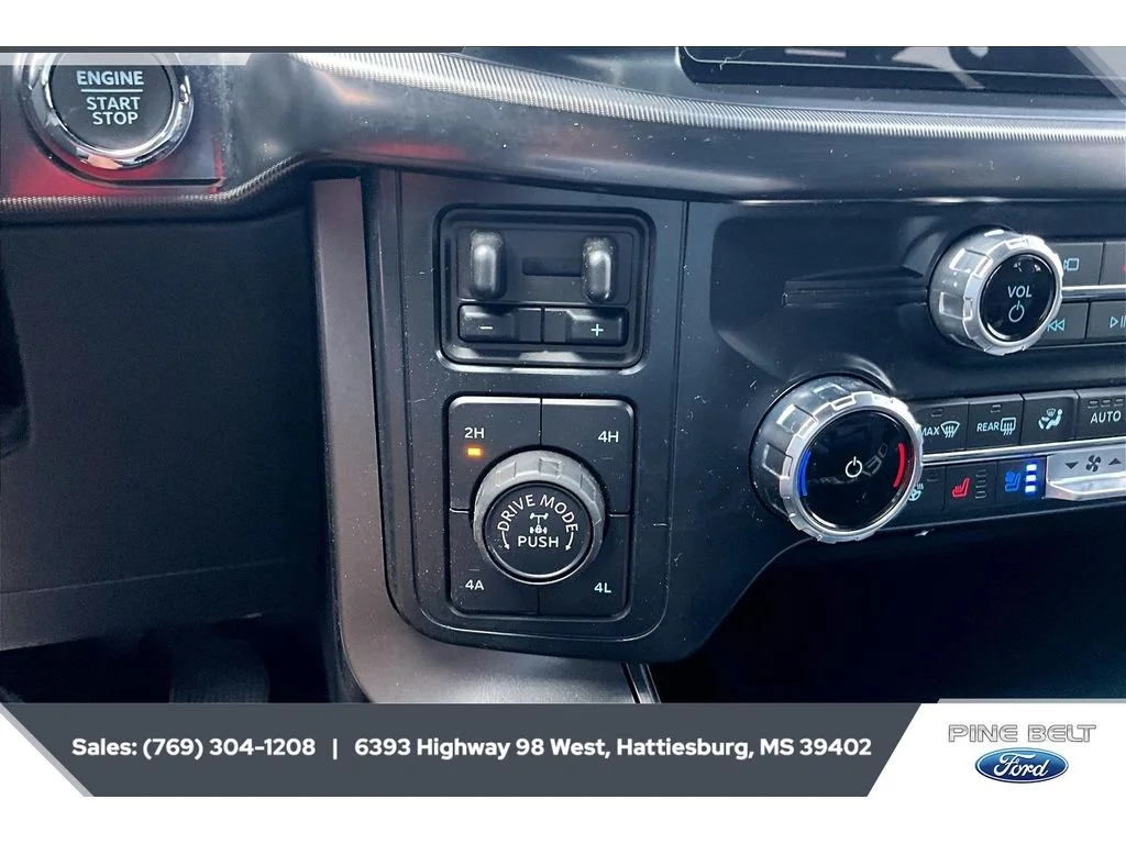 Used 2025 Space White Metallic Ford LARIAT image 23