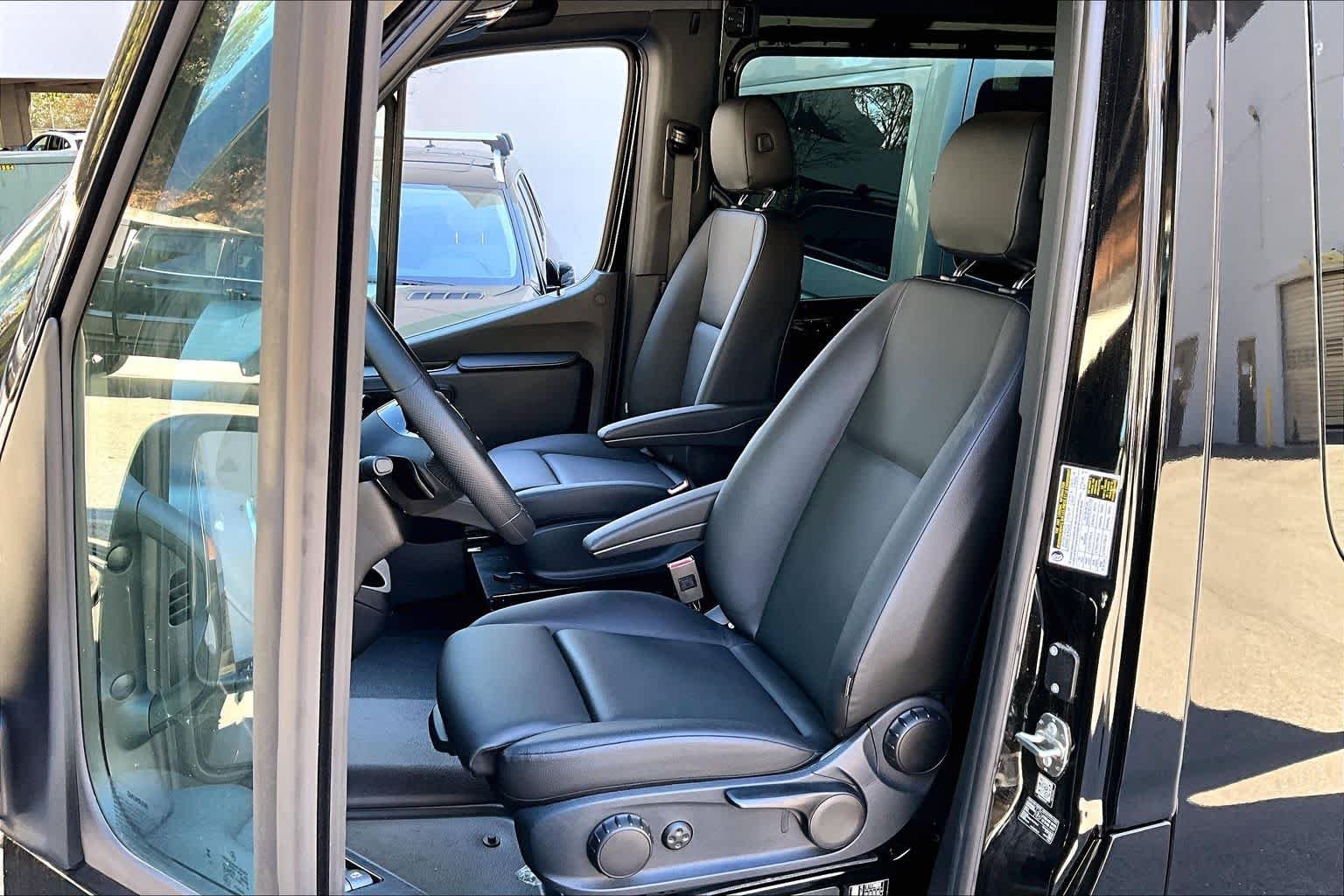 Used 2025 Jet Black Mercedes-Benz  image 7