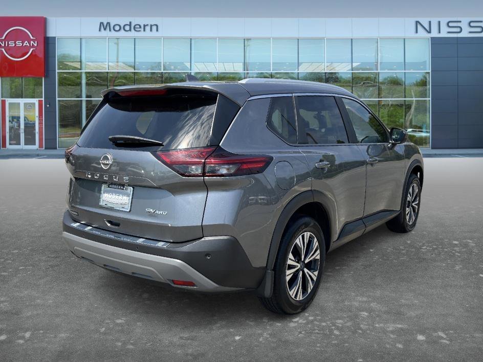 Used 2023 Gun Metallic Nissan SV image 5