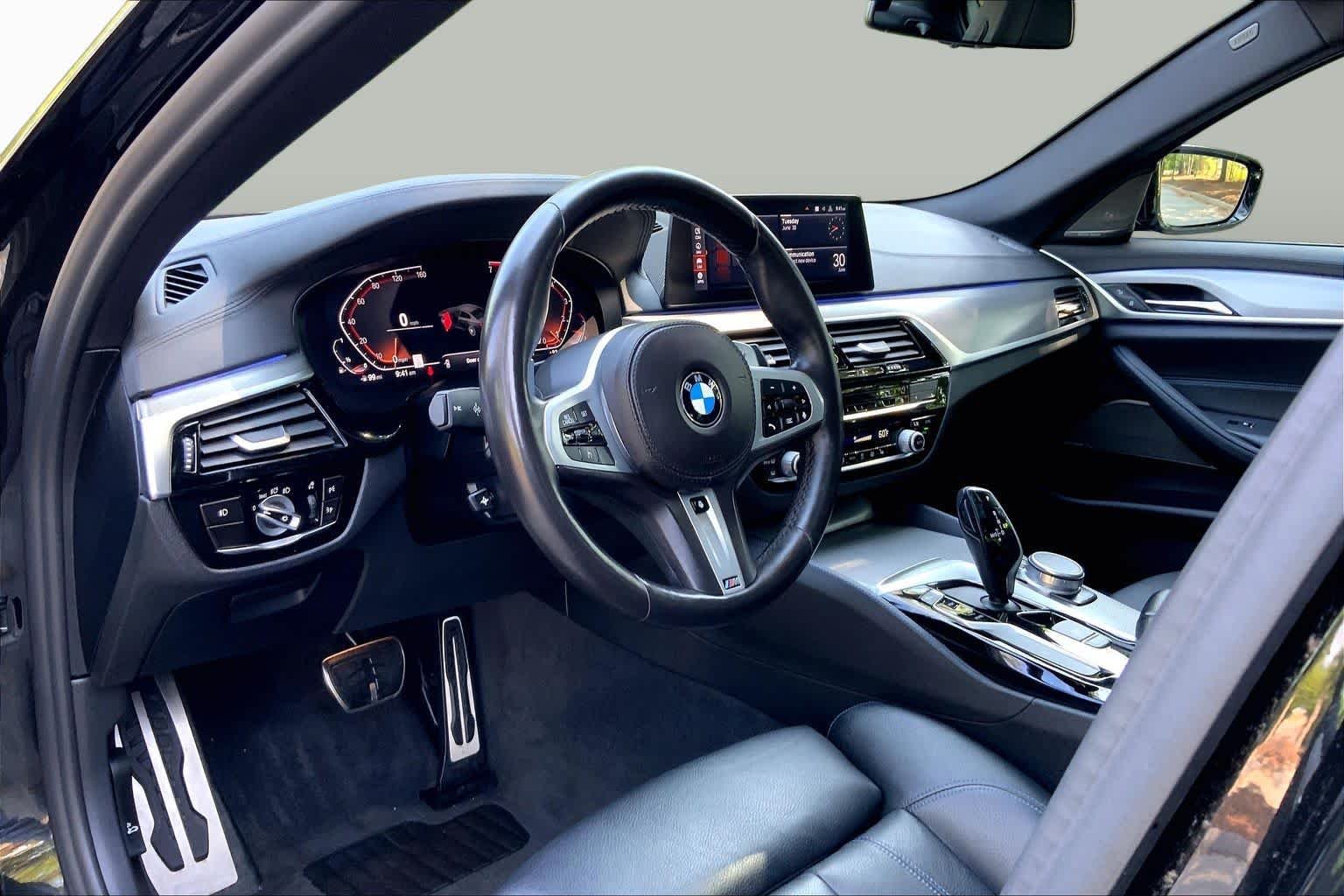 Used 2020 Black Sapphire Metallic BMW 530i xDrive image 17