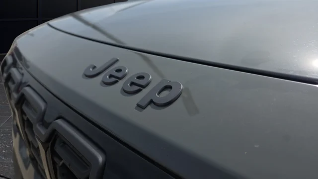 New 2026 Sting-Gray Clear-Coat Exterior Paint Jeep Limited image 42