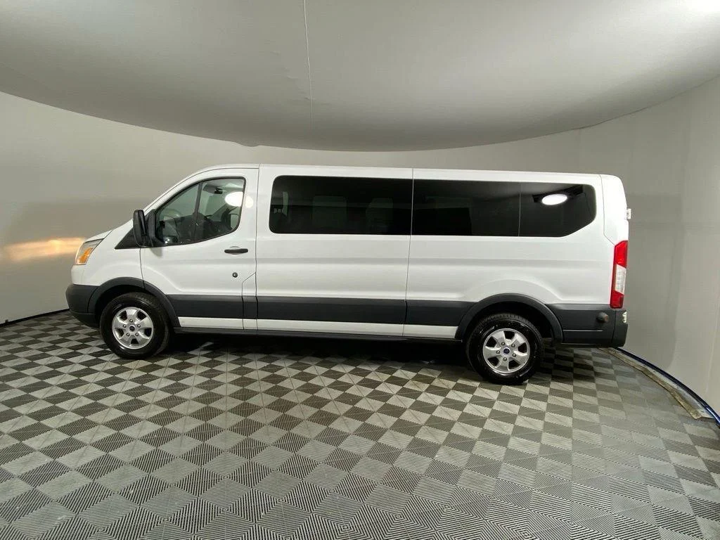 Used 2017 Oxford White Ford XLT image 12