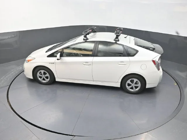 Used 2013 White Toyota Two image 26