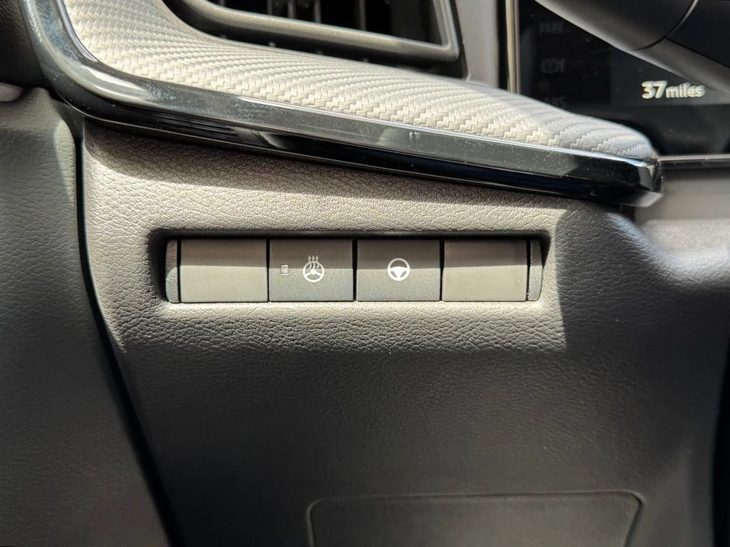 New 2026 Canyon Bronze Metallic Nissan SR image 22