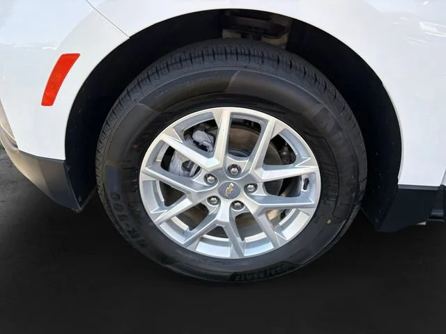 Used 2024 Summit White Chevrolet LT image 11