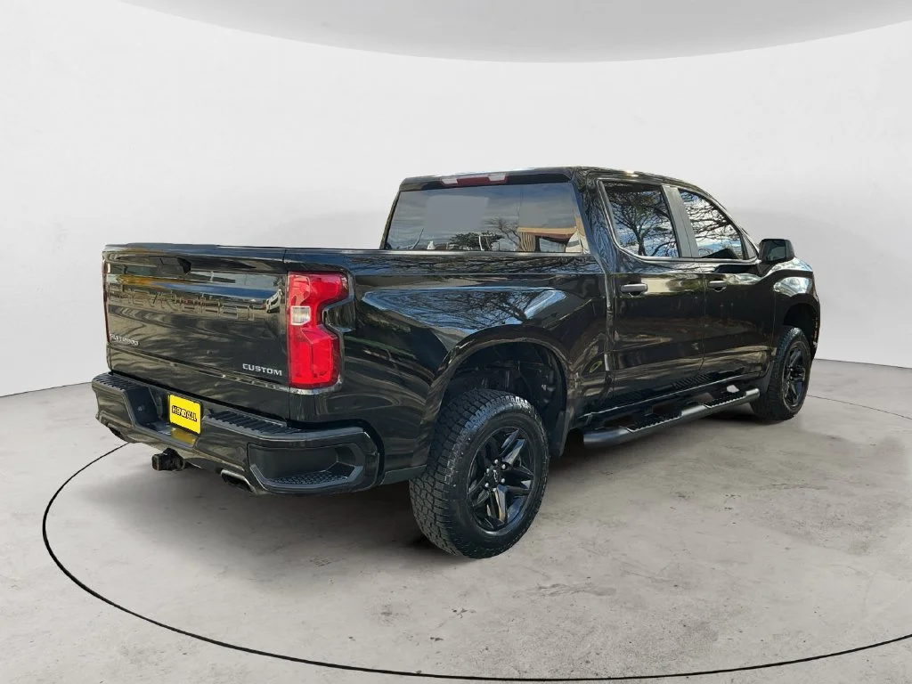 Used 2019 BLACK Chevrolet Custom Trail Boss image 8