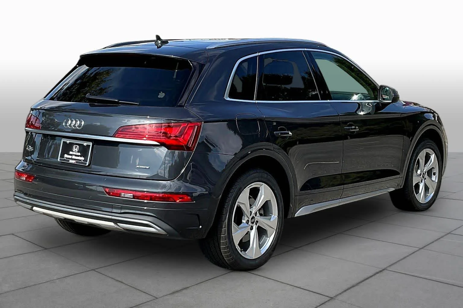 Used 2021 Navarra Blue Metallic Audi Premium Plus image 13