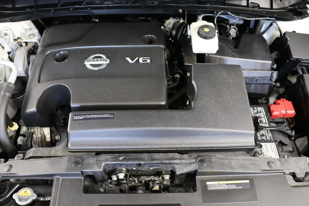 Used 2023 Pearl White Nissan Platinum image 24