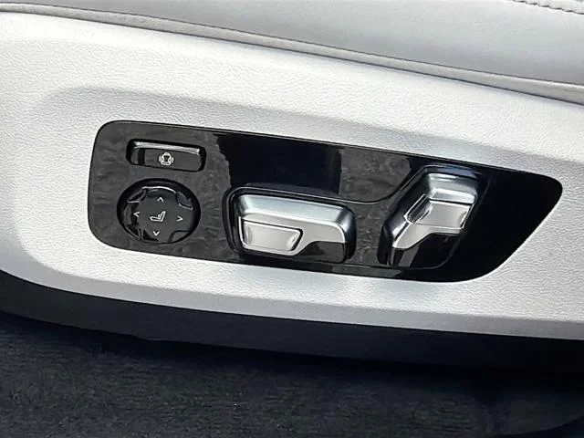 New 2026 Carbon Black Metallic BMW M60i image 24