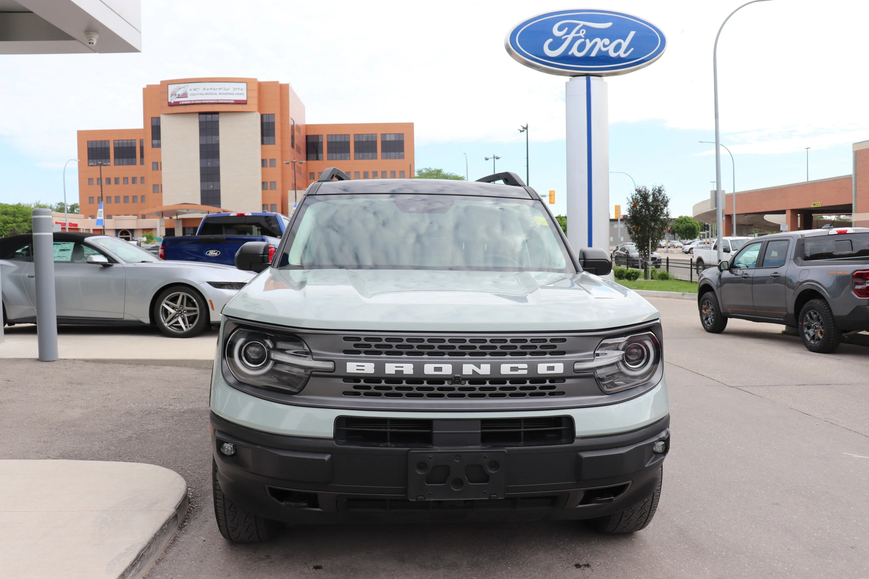 Certified Used 2022 Gray Ford Badlands image 2