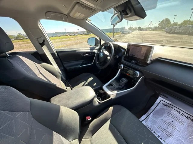 2024 Toyota RAV4 XLE - Photo 37