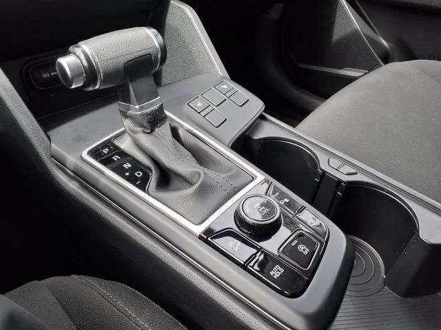 Used 2023 Snow White Pearl Kia LX image 15