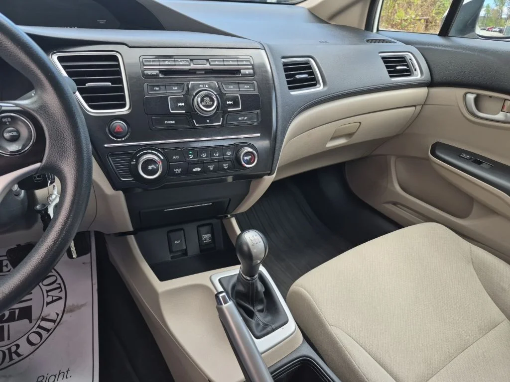 Used 2013 White Honda LX image 18