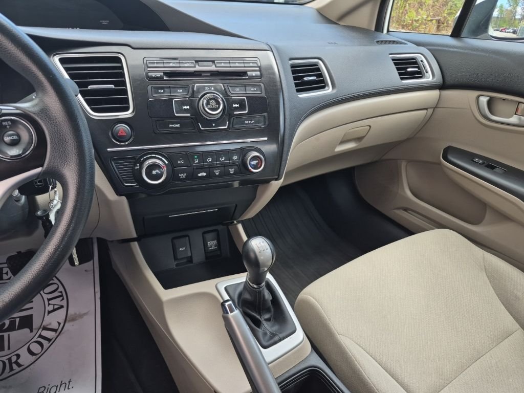 Used 2013 White Orchid Pearl Honda LX image 18