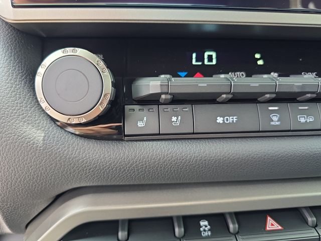 2026 Toyota Tundra Limited - Photo 21