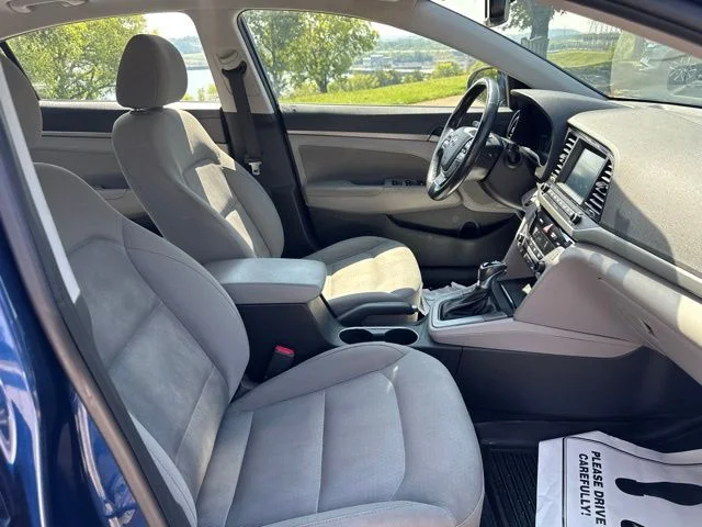 Used 2018 Blue Hyundai Value Edition image 10