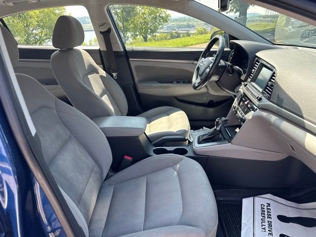 Used 2018 Blue Hyundai Value Edition image 10