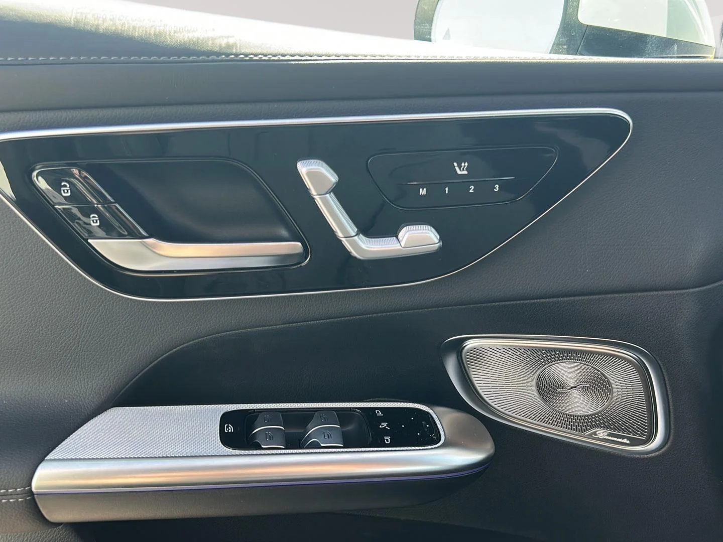 New 2026 Polar White Mercedes-Benz GLC 300 image 22