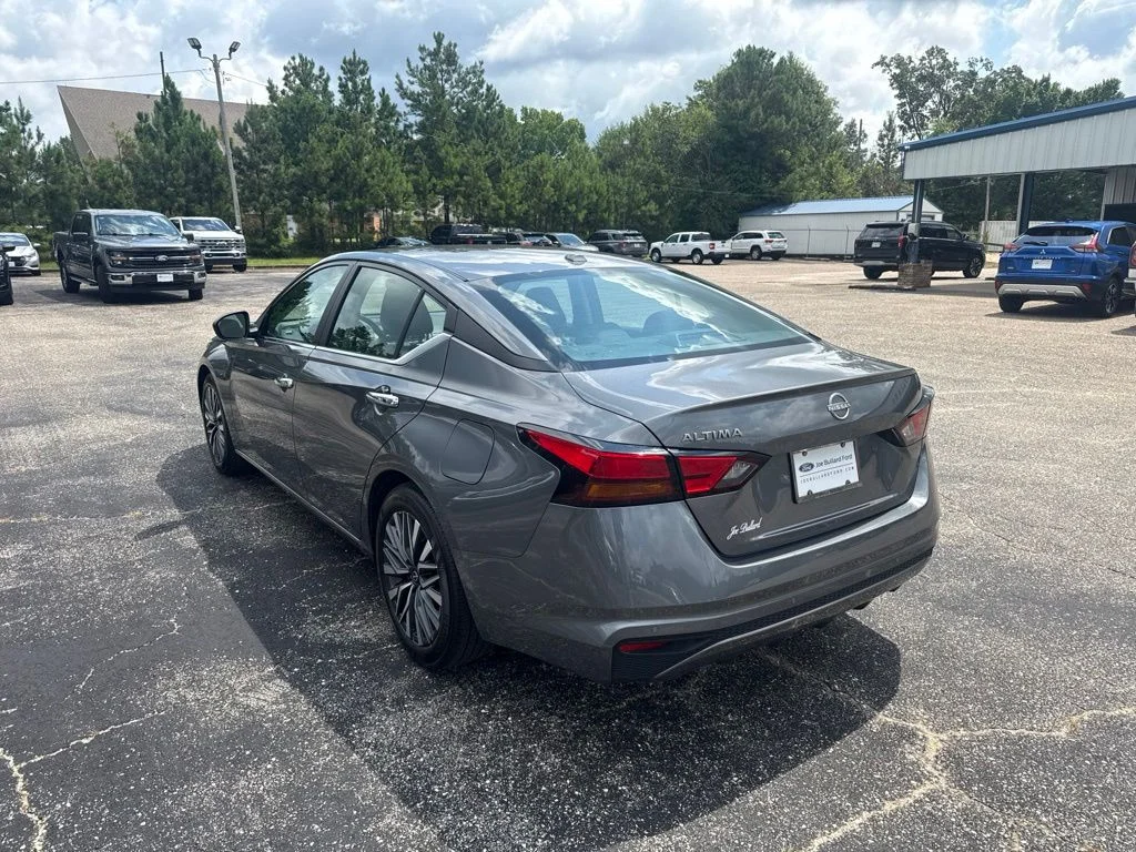 Used 2025 Gray Nissan 2.5 SV image 19