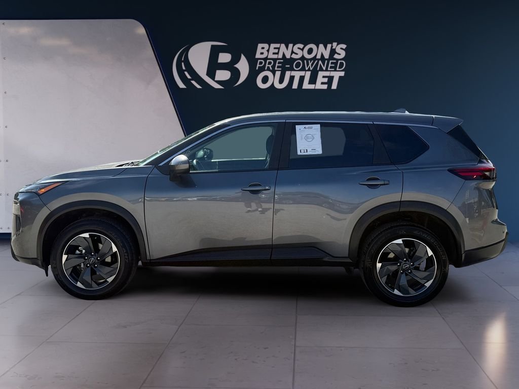 Used 2025 Gray Nissan SV image 2