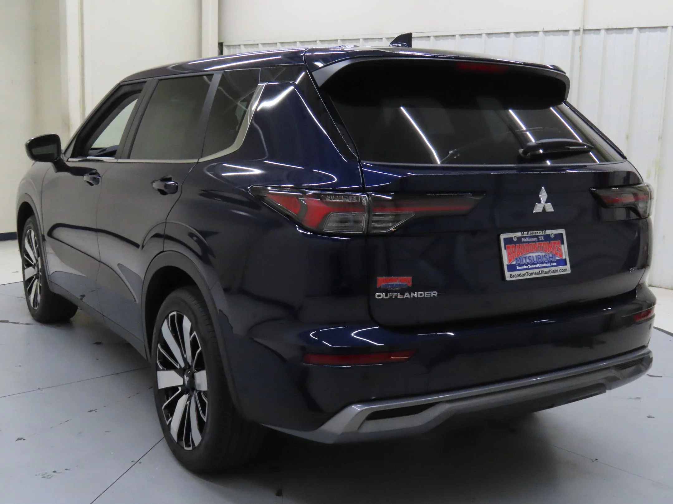 2025 Mitsubishi Outlander SE - Photo 6