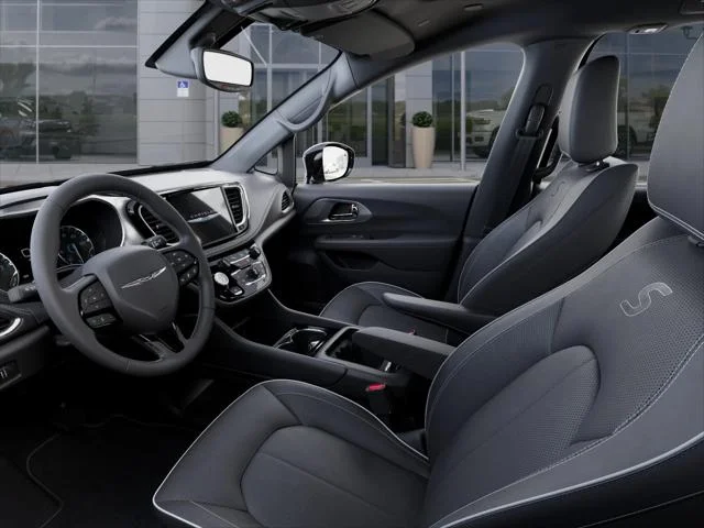 New 2026 Diamond Black Crystal Pearl-Coat Exterior Paint Chrysler Limited image 48