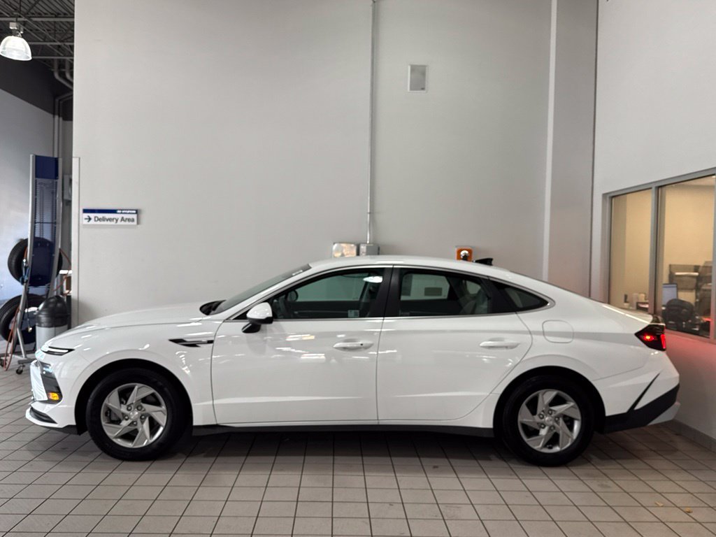 2025 Hyundai Sonata SE - Photo 11
