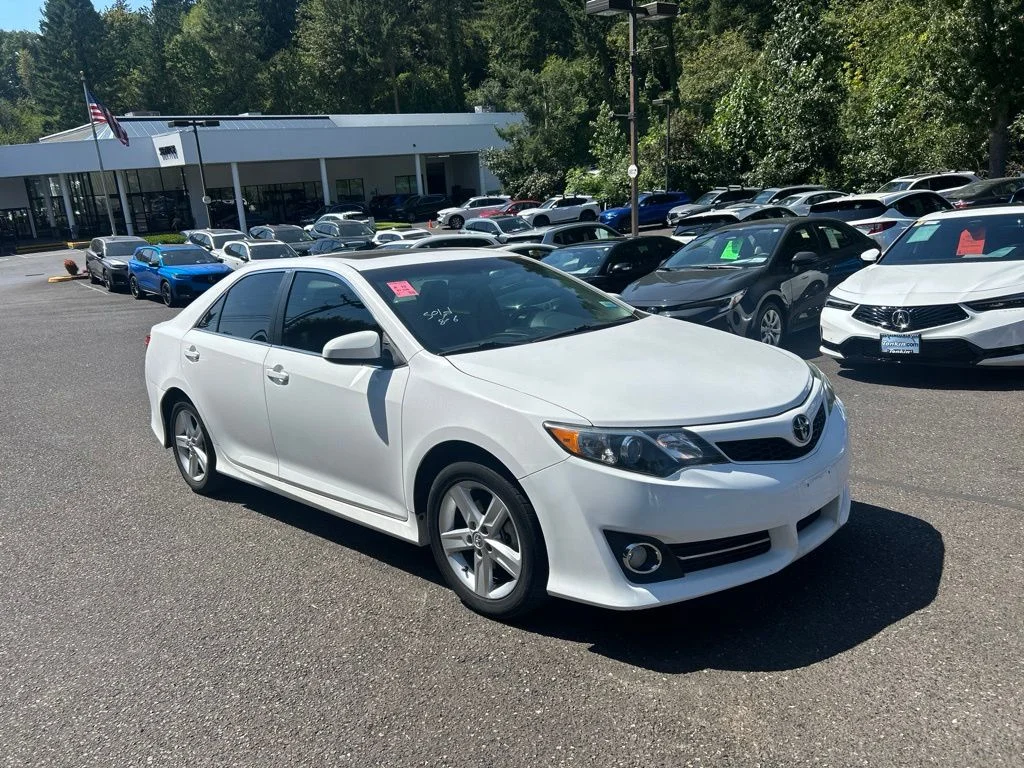 Used 2013 Super White Toyota SE image 2