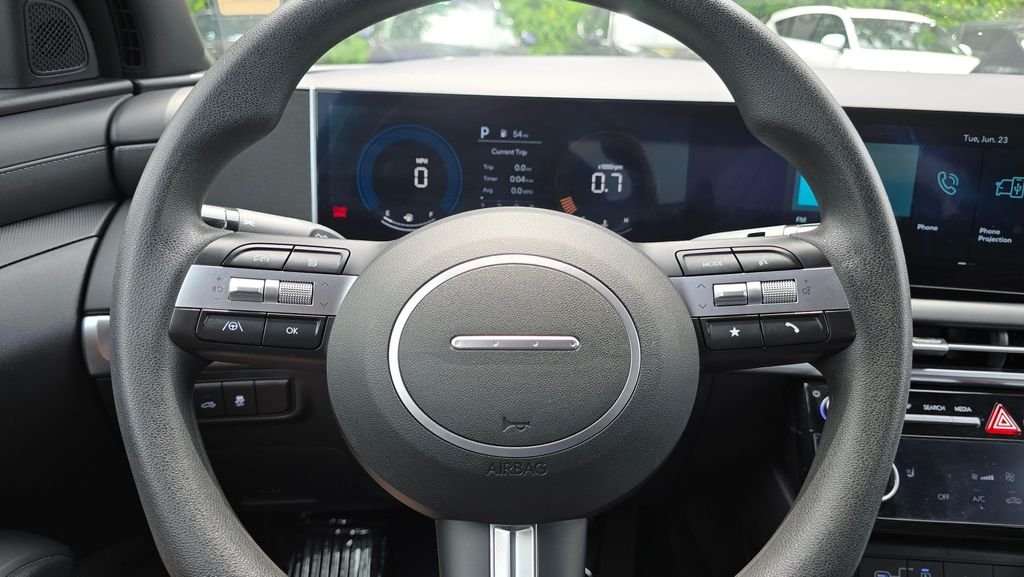 Used 2025 Atlas White Hyundai SEL image 25