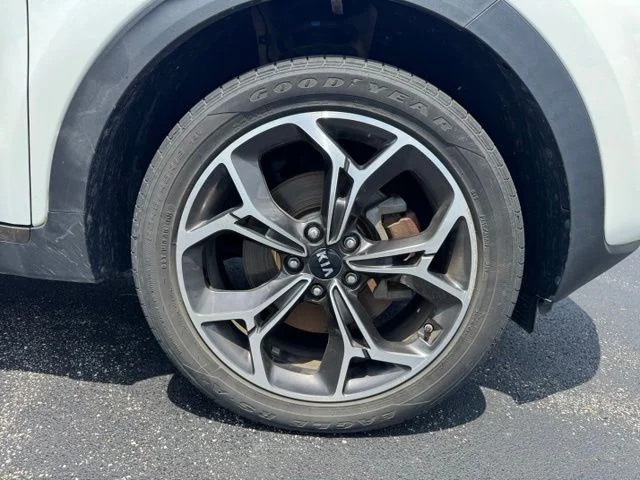 Used 2020 Snow White Pearl Kia SX image 9