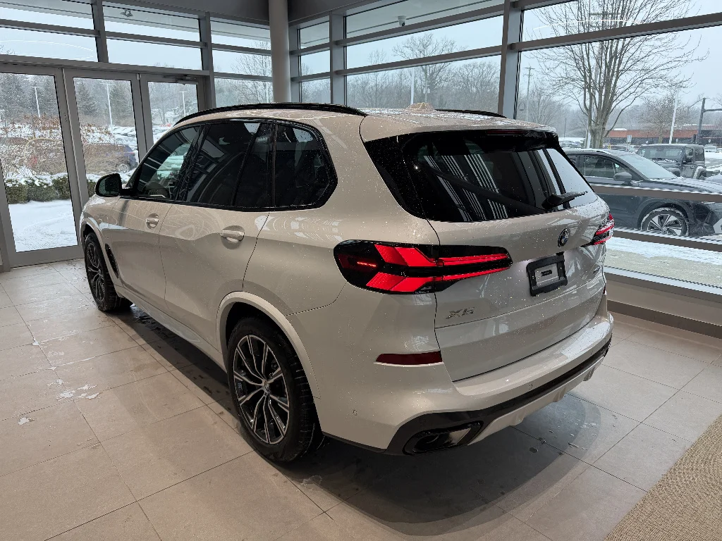 New 2026 Mineral White Metallic BMW xDrive50e image 4