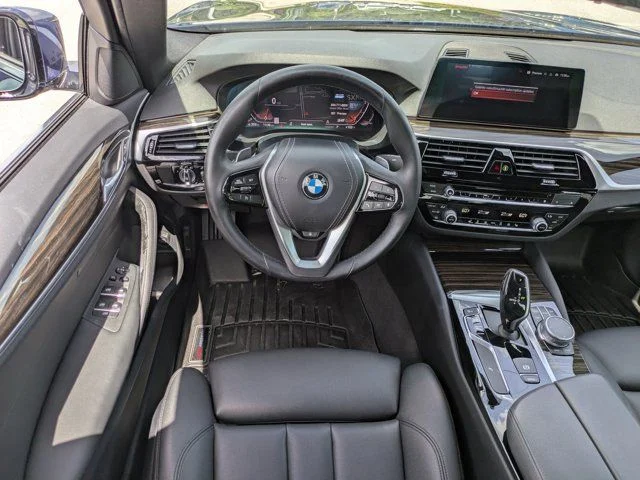 Used 2020 Blue Metallic BMW 530i xDrive image 16