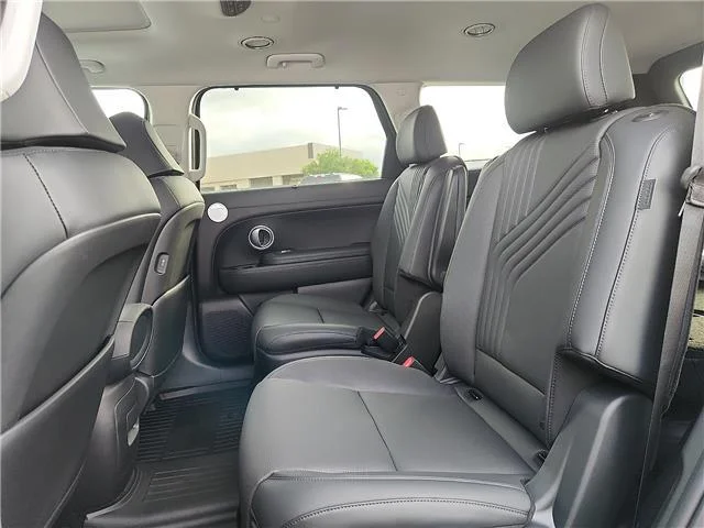 New 2026 Titan Charcoal Pearl Hyundai SEL Premium image 8