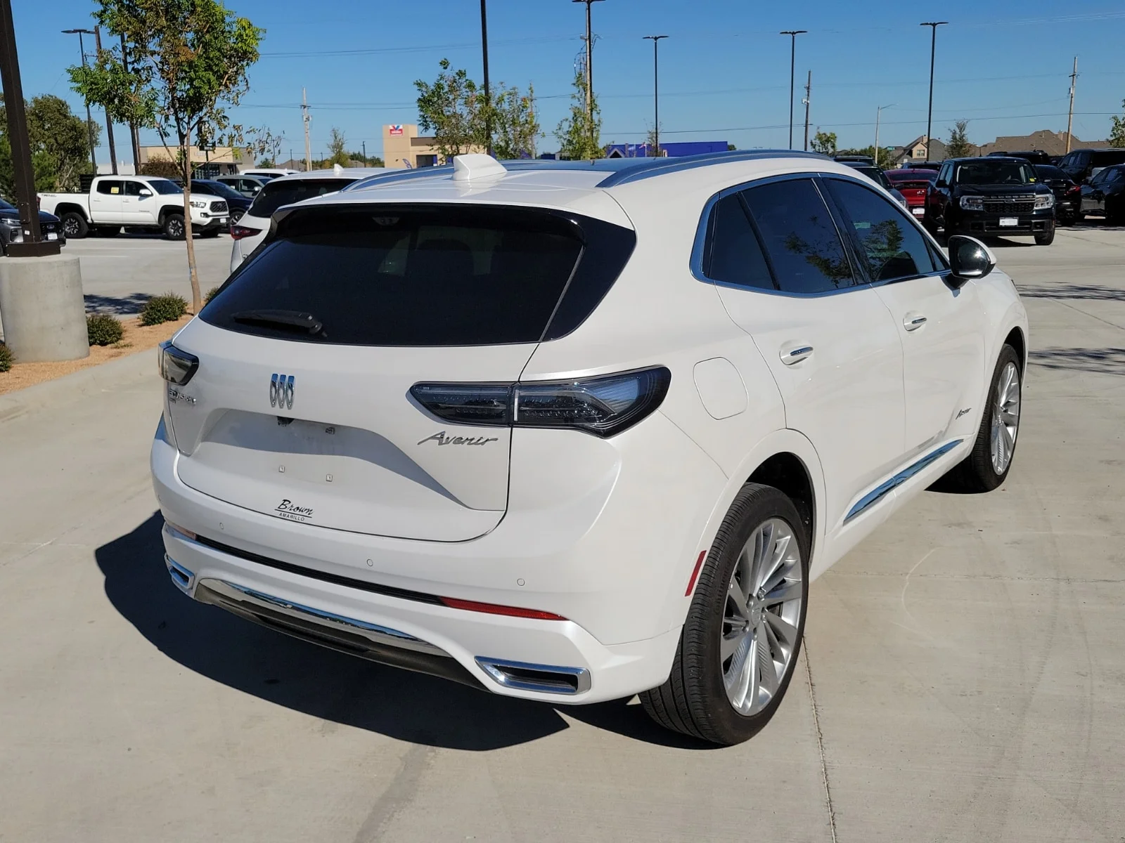 Used 2025 White Buick Avenir AWD image 4