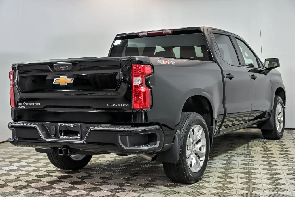 2025 Chevrolet Silverado 1500 Custom - Photo 6