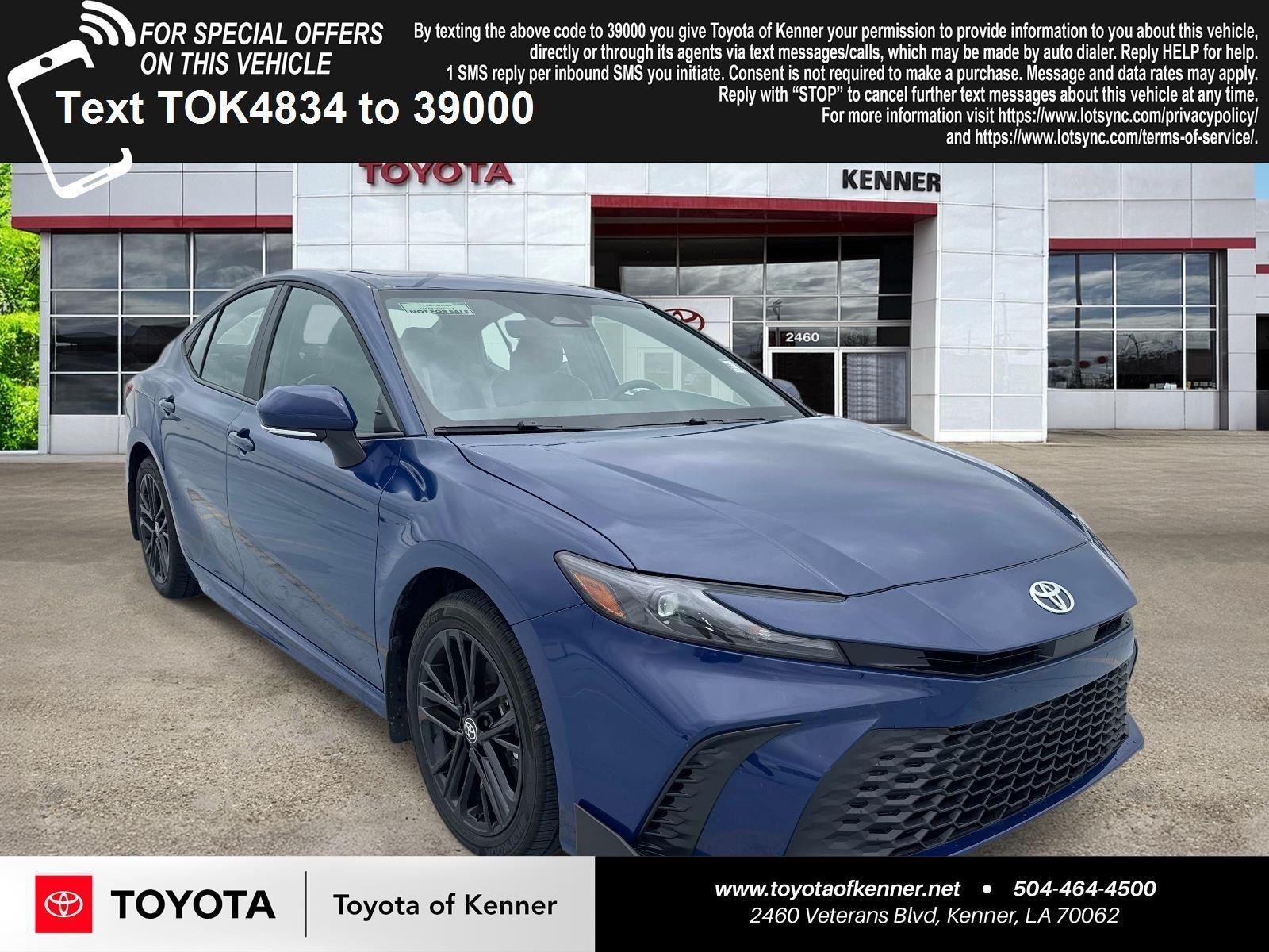 Used 2026 Reservoir Blue Toyota se image 1