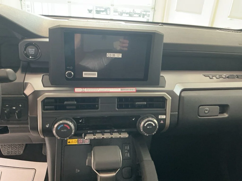 2026 Toyota Tacoma SR5 - Photo 15