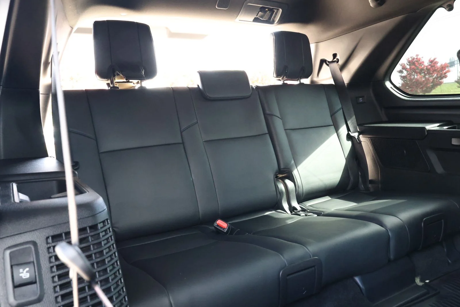 Used 2023  Toyota Platinum image 38