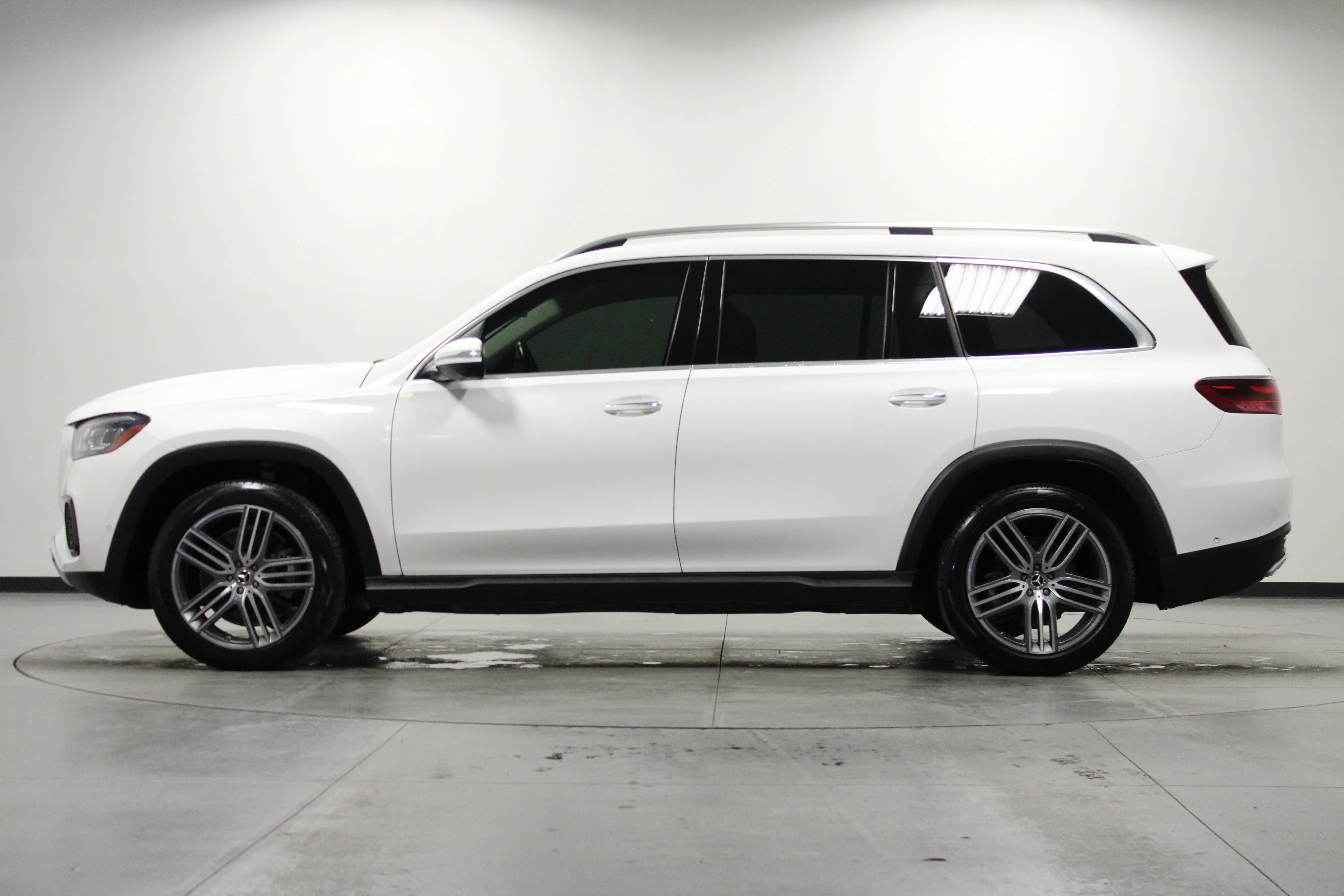 Used 2024 Polar White Mercedes-Benz GLS 450 image 7